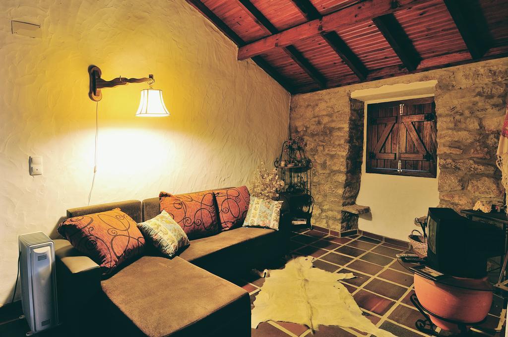Вілла Casa Do Professor Casais dos Monizes Номер фото